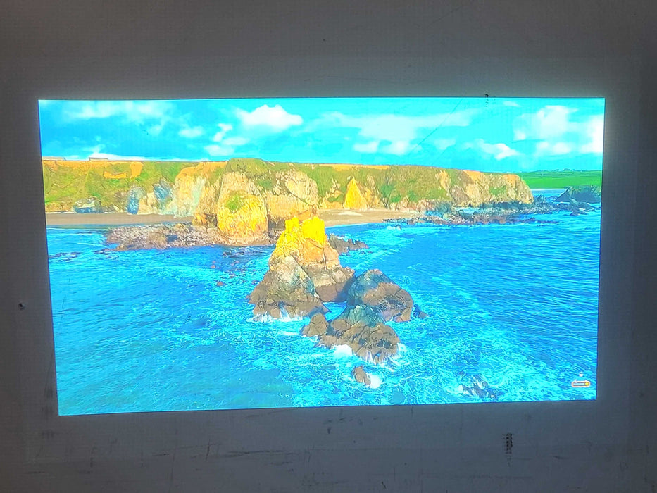 Panasonic PT-DZ570U Projector 4000 Lumens HDMI 1246 Lamp Hours  $