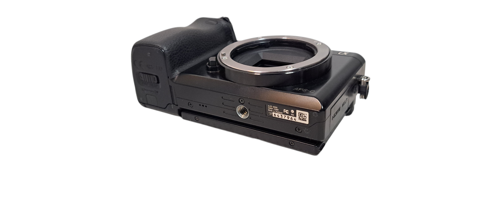 Sony Alpha A6000 ILCE-6000 Digital Camera |READ