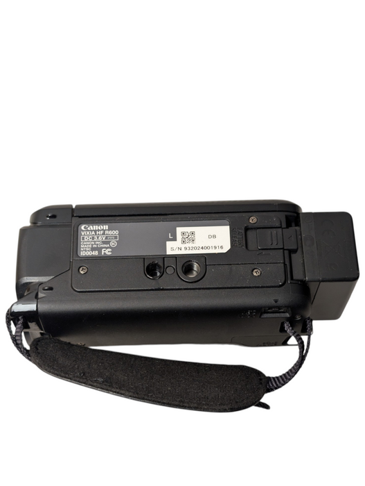 Canon VIXIA HF R600 Digital Camcorder  -
