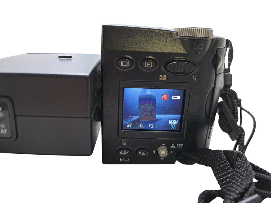 Nikon CoolPix 4500 4.0MP Digital Camera w/ Battery & Charger | TESTED )