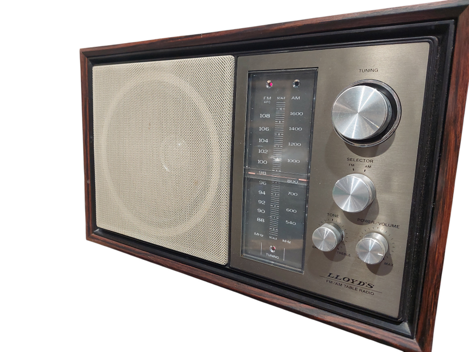 Vintage Lloyd AM/FM Table Radio Model: J930 Series 108A =
