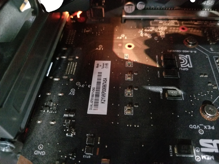 Custom PC B450 AORUS PRO WIFI Ryzen 5 3400G @3.70 GTX 1160Ti 8GB DDR4 NoHDD