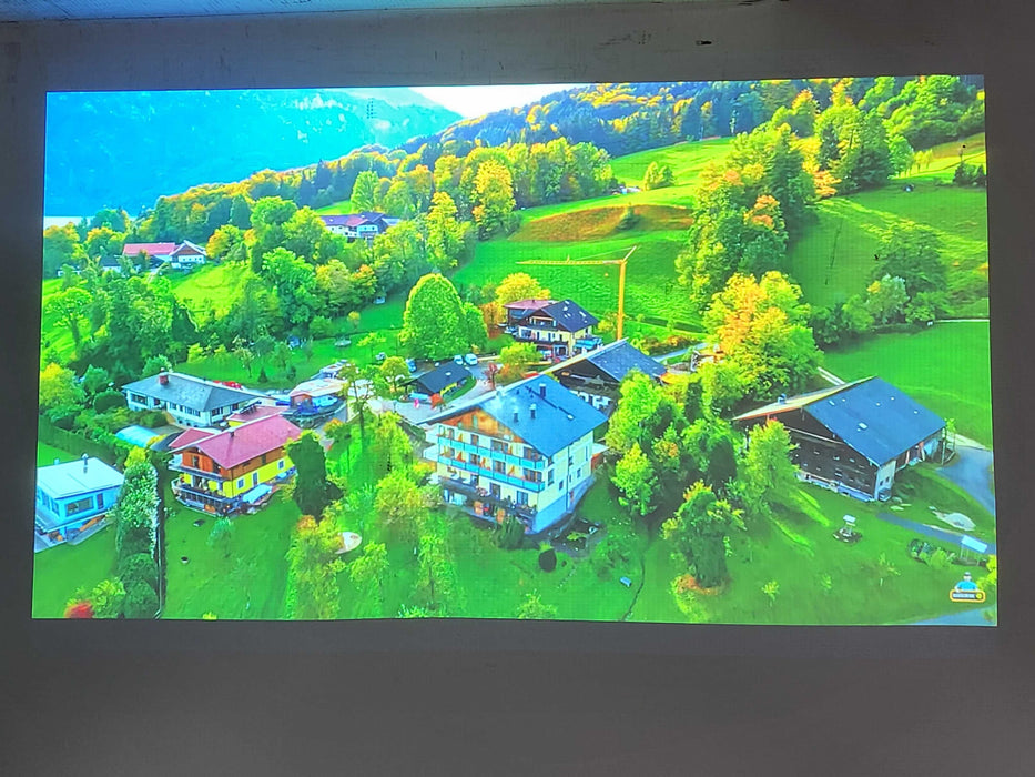 Epson Powerlite Pro G5650W 4500 ANSI Lumens. Lamp Hour: 0h No remote $