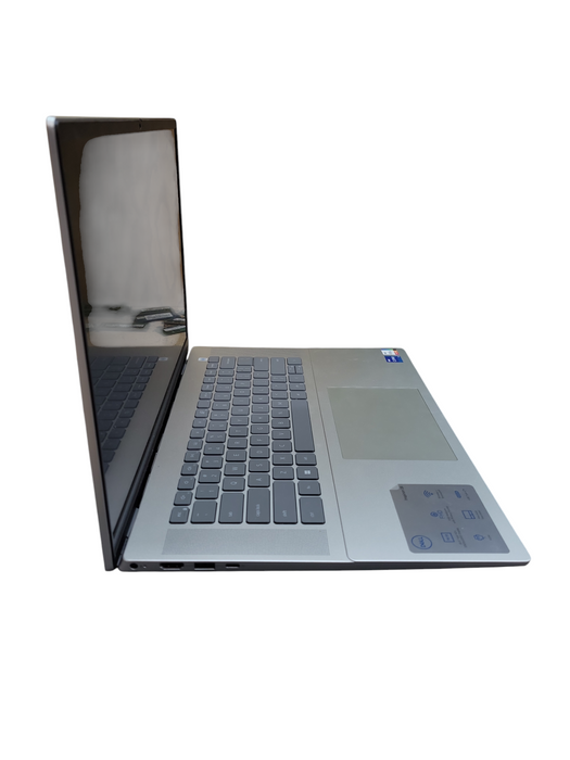 Dell Inspiron 16 5620 GHz i7-1255U @ 4.70GHz 16GB RAM 256 NVMe READ ! Lap200