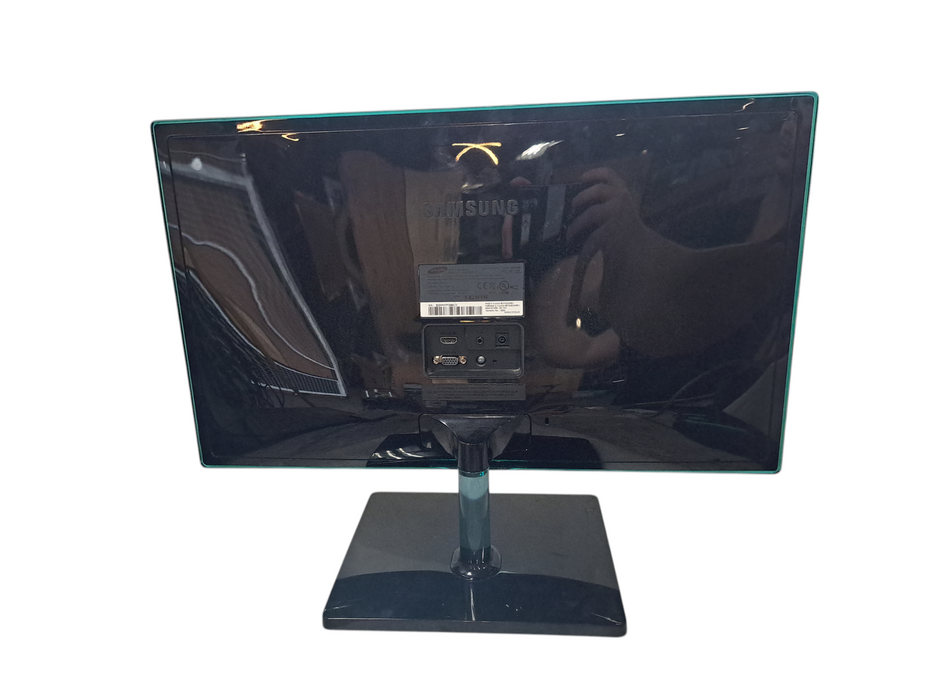 Samsung S24D390HL – 24" LED Backlit LCD Monitor
