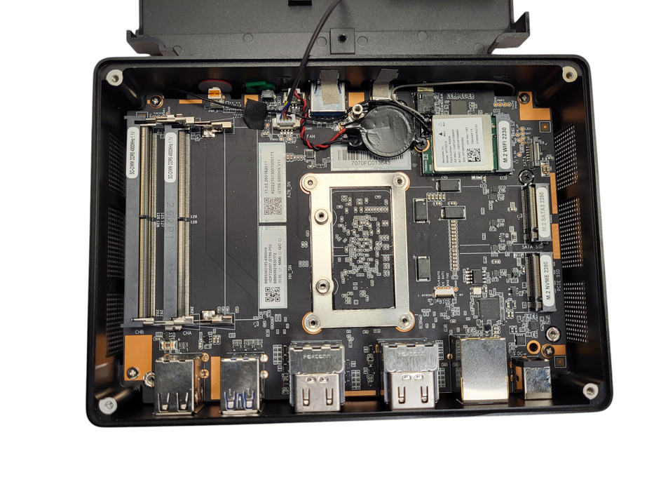 Beelink GTR6 AMD Ryzen 9 6900HX Mini PC No AC READ $