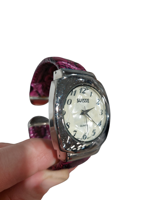 Ladies Suisse P712 Quartz Japan Movement Mother of Pearl Bangle Watch  =