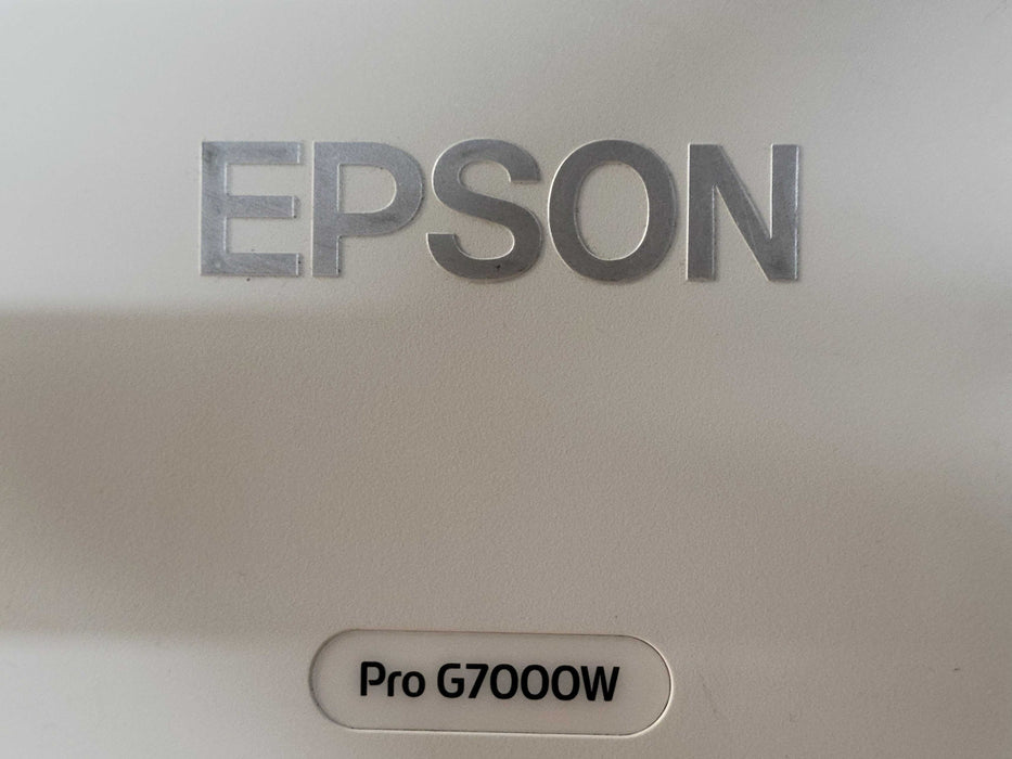 Epson Pro G7000W 3LCD Projector with ELPLM08 Lens 831 hours, READ _