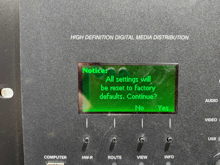 Crestron DM-MD32x32, 6xDMC-HD, 9xDMC-SDI, 10xDMC-S, 5xDMCO-44, 2xDMCO-33