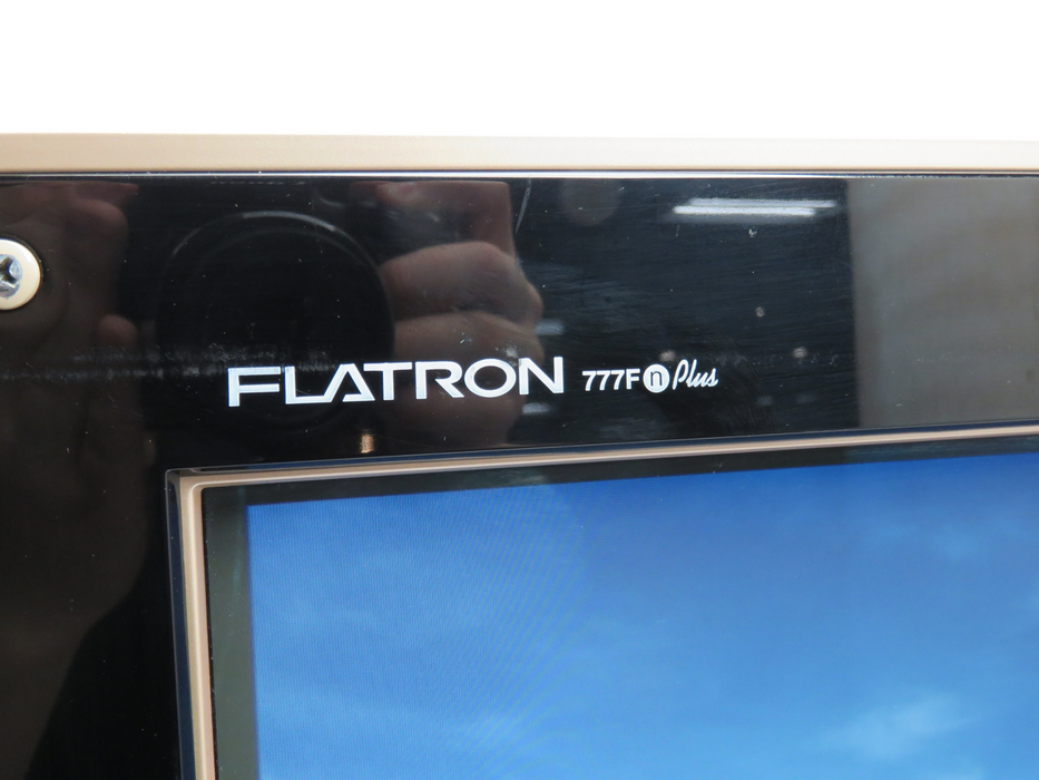 LG Flatron 777 n Plus 16 inch CRT Monitor 777FN Plus FM77NC-BB _