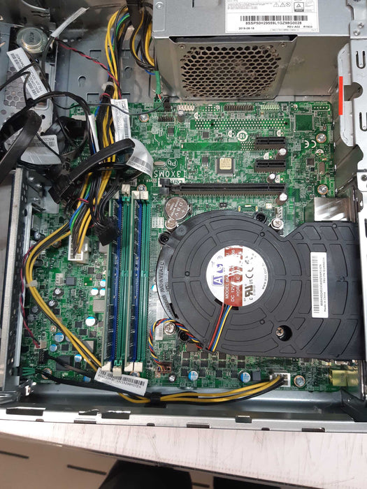 Lenovo ThinkCentre SFF Desktop i5-9400 2.90Ghz 16GB DDR4 NO HDD