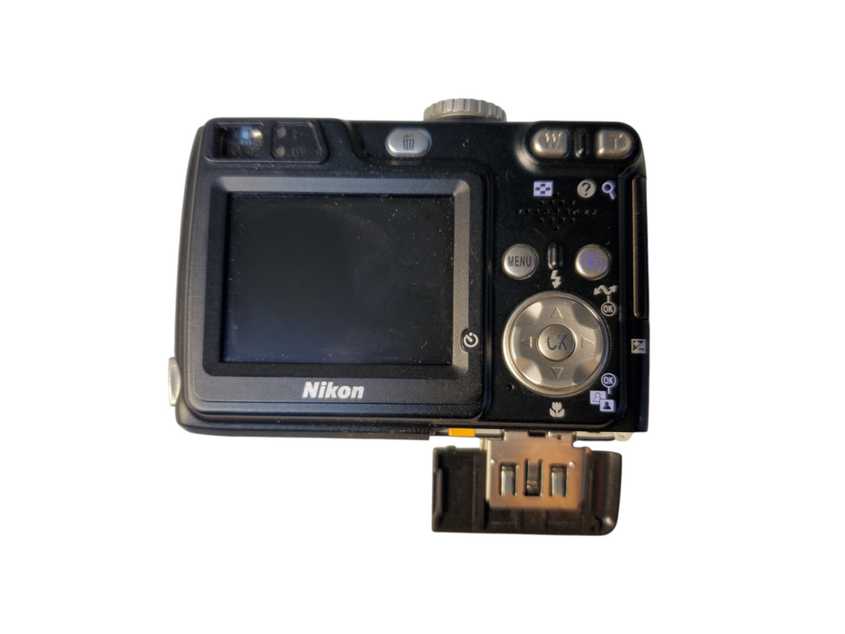 Nikon COOLPIX E7900 Digital Camera Black Untested For Parts