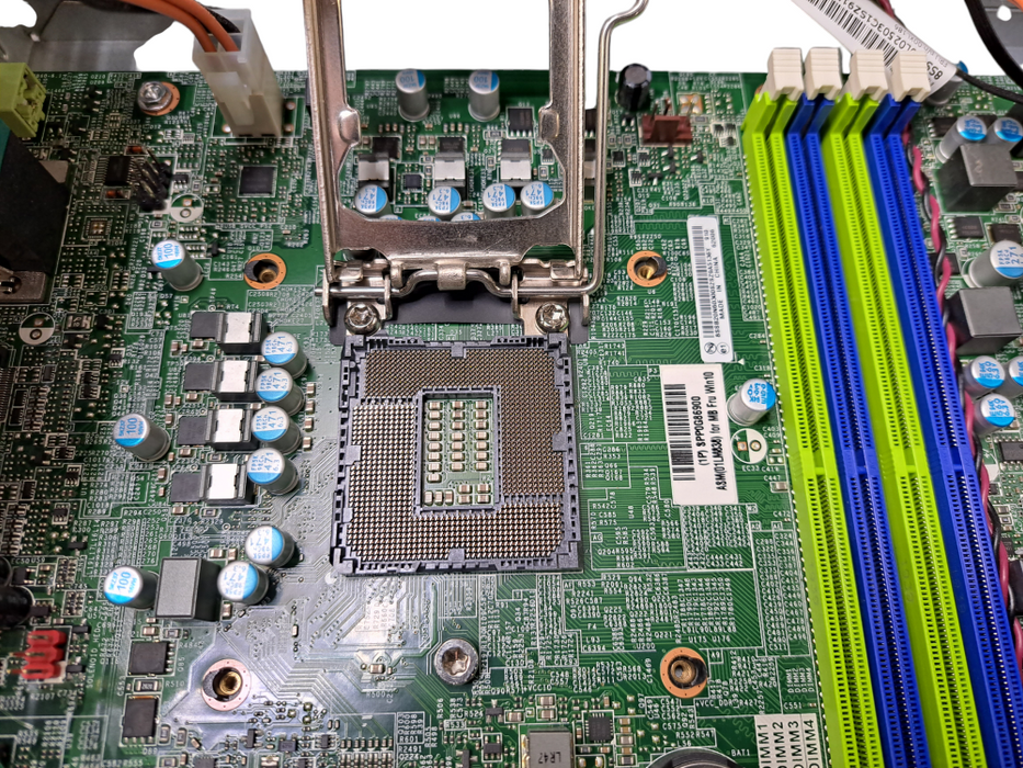 Lenovo ThinkStation P330 Tower | Barebones No CPU/RAM/HDD *READ* )