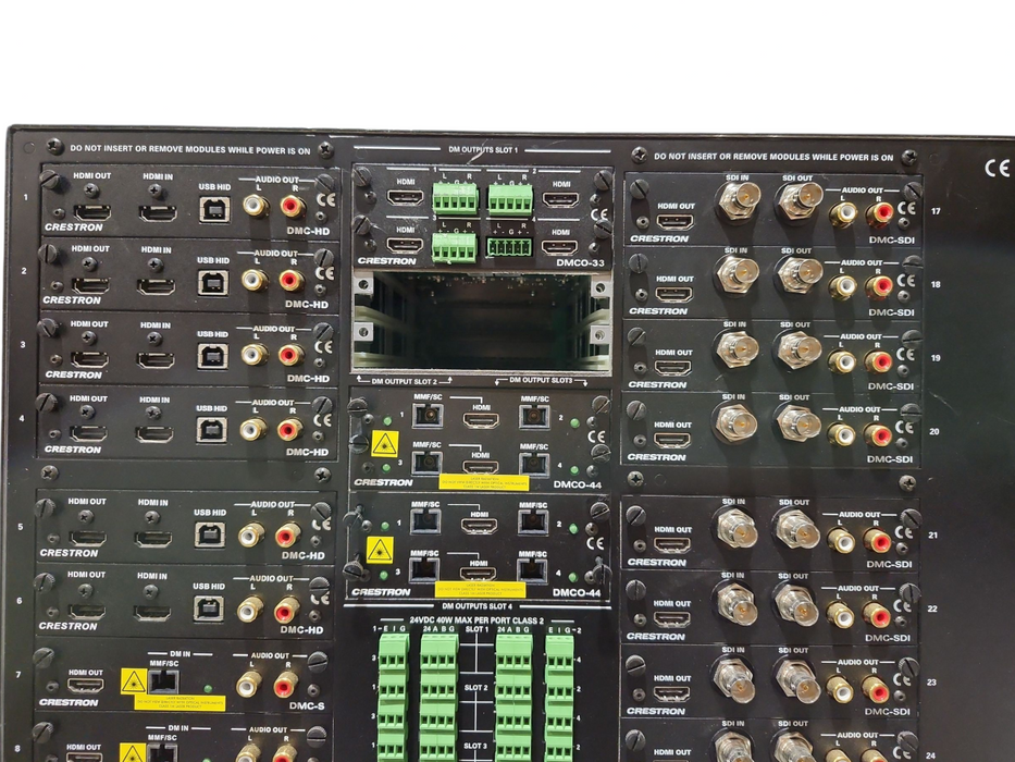 Crestron DM-MD32x32, 6xDMC-HD, 9xDMC-SDI, 10xDMC-S, 5xDMCO-44, 2xDMCO-33