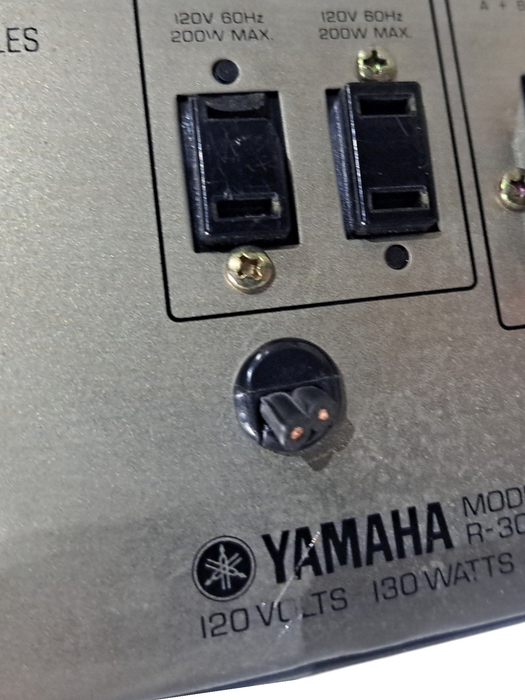 Vintage YAMAHA R-300, AM/FM  Receiver SEE Pictures