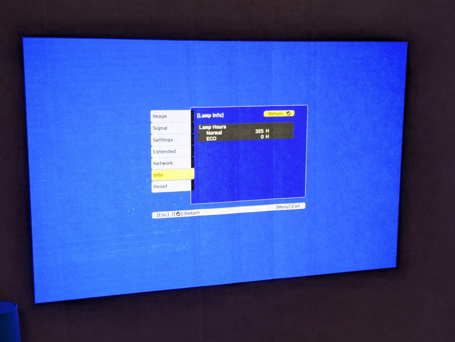 Epson PowerLite 5535U Full HD LCD Projector H824A Lamp Timer : 325 H -