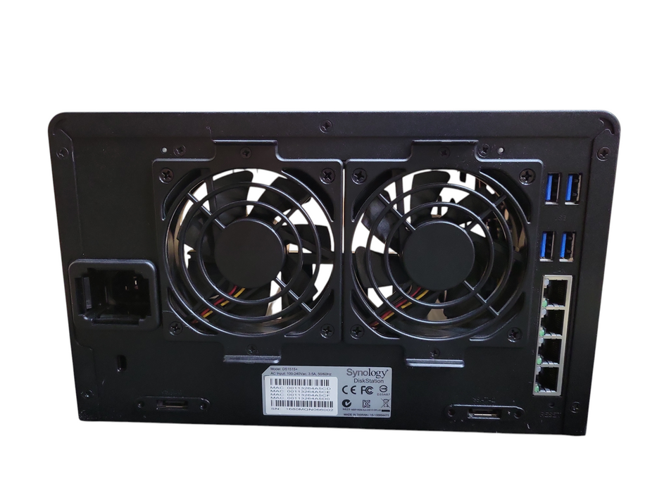ynology DiskStation DS1515+ 5-Bay NAS READ !