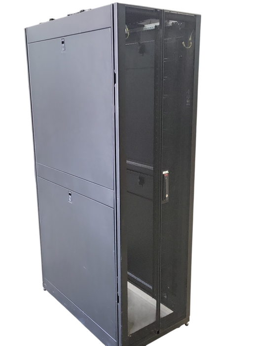 APC AR3100 NETSHELTER ENCLOSURE 42U 600MM X 1070MM SERVER RACK DATA CABINET Q_