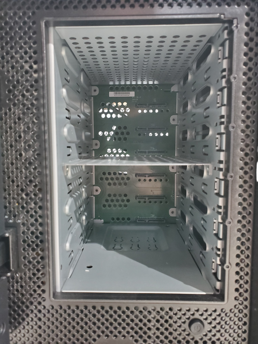 Netgear RadyNAS RN626X00 6-Bays-3.5" NAS - No HDD *READ*