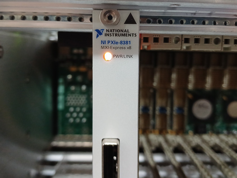 National Instruments PXIe-1075 18-Slot Chassis w/ PXIe-8381, READ