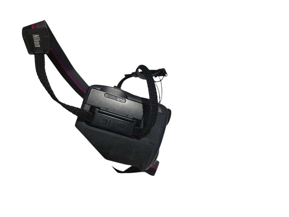 Nikon E990 CoolPix 990 Camera- Zoom Nikkor 8-24mm 1:2.5-4  3.34mp  =