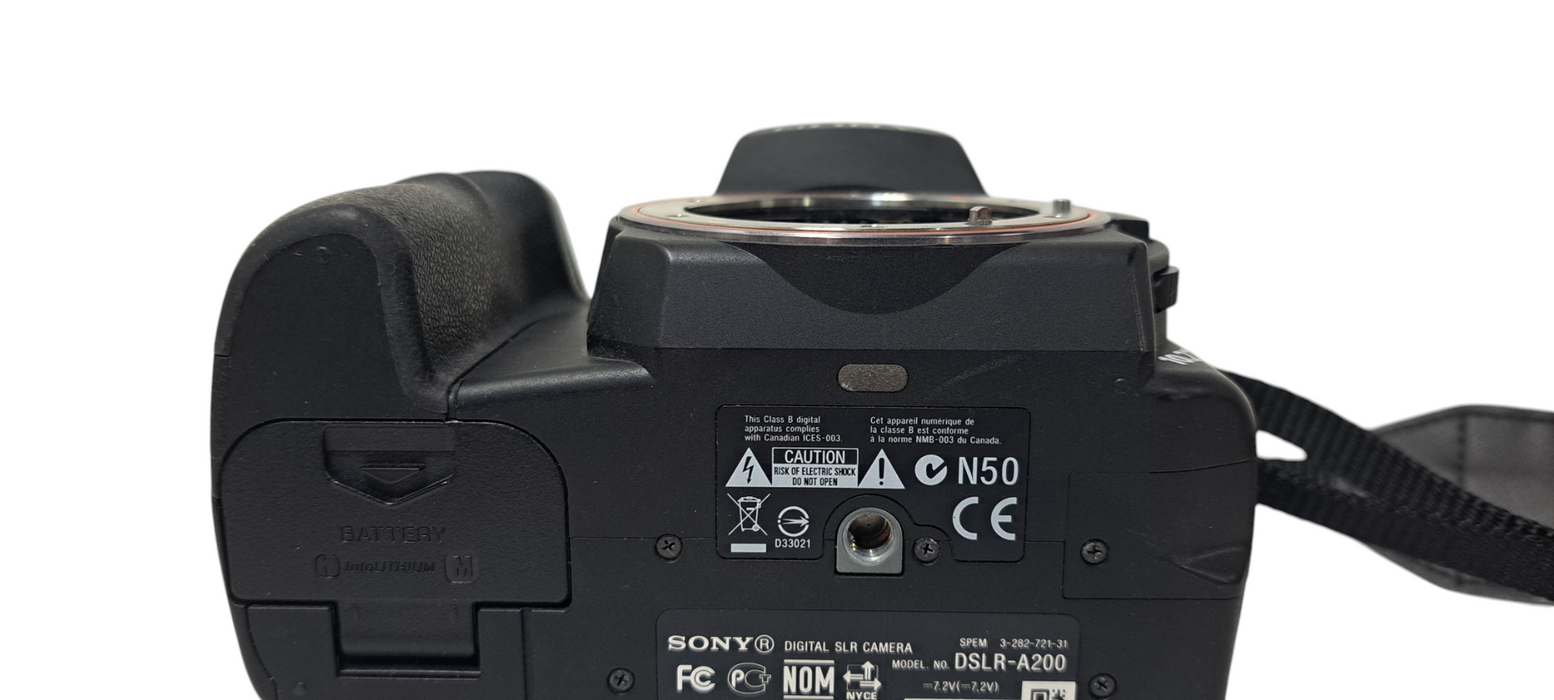 Sony Alpha DSLR A200 Camera | READ