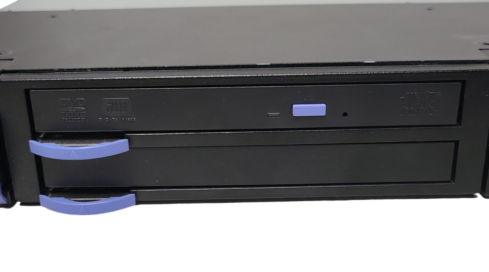 IBM 7226-1U3 1U Multi Media Storage Enclosure with 1x DVD multi recorder _