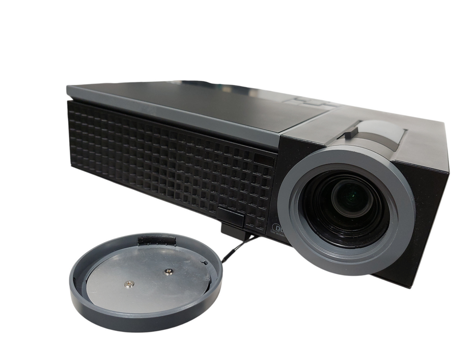 Dell DLP Front Projector Model: 1610HD with Bag, Low Lamp Hrs  Q=