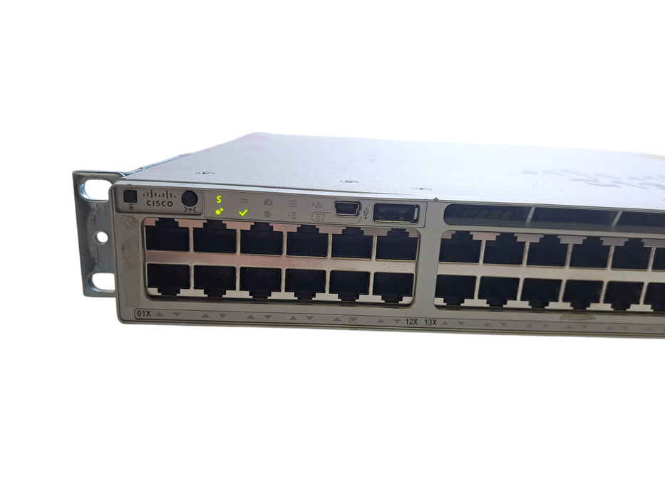 Cisco C9300-48P-E V02 | 48-Port Gigabit PoE+ Switch w/ 1x PWR-C1-715WAC )