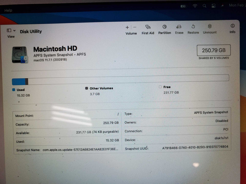 2014 Apple MacBook Air A1465 EMC 2631 - 256GB SSD, 4GB RAM, Intel i5