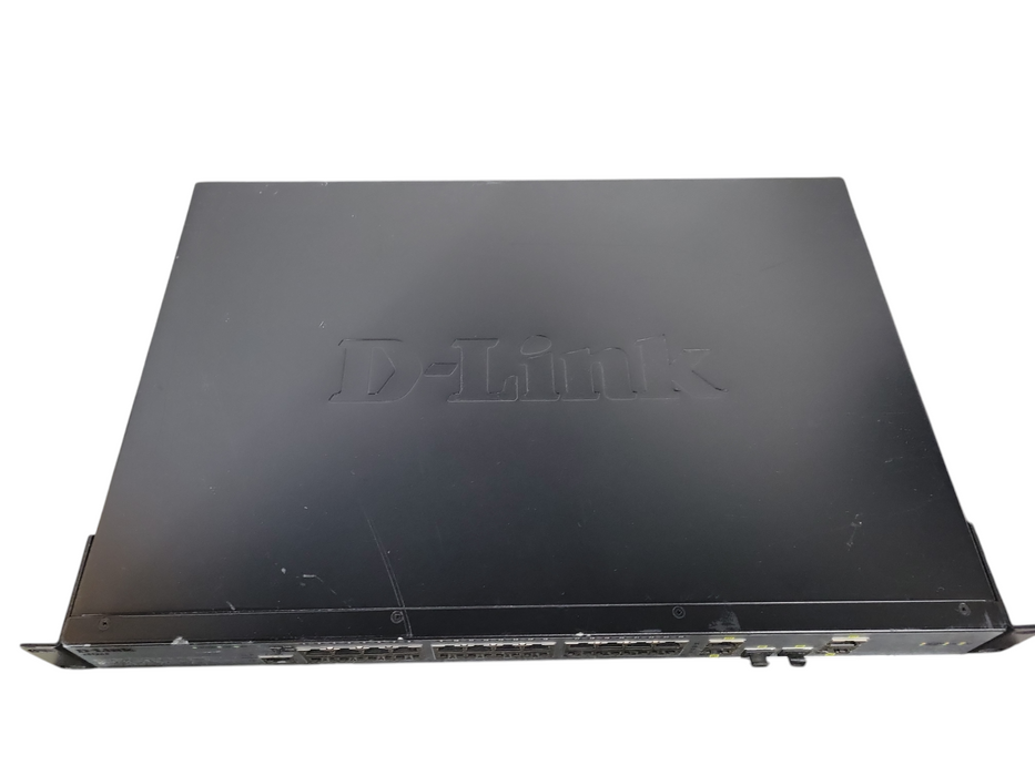 D-Link Switch 24 Port 10/100 (24X PoE) + 2 x Giga ports + 2 Combo SFP/Giga !