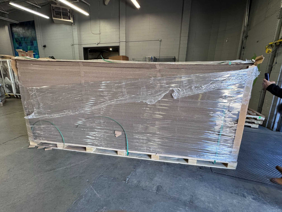 Lot 1100x LONGi Solar Panel freight boxes 44" x 90"