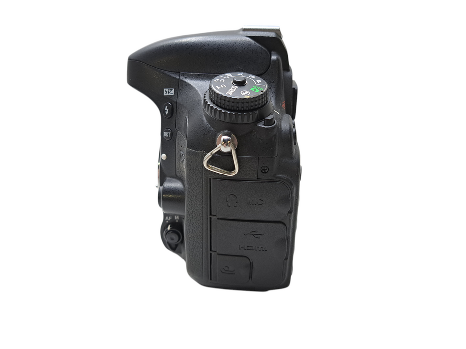 Nikon D610 FX 24.3MP DSLR Camera (Body Only) *READ* )