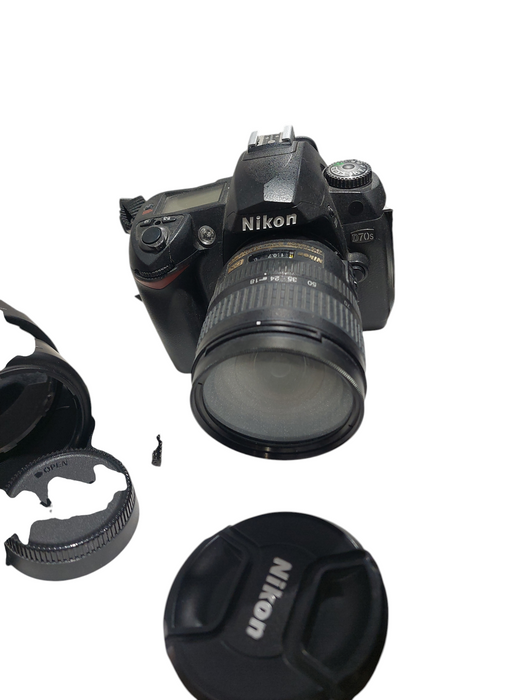 Nikon DigitalCamera Package SB-15 , D70s , HB-34,HB-32, DX SWM ED 55-200mm  =
