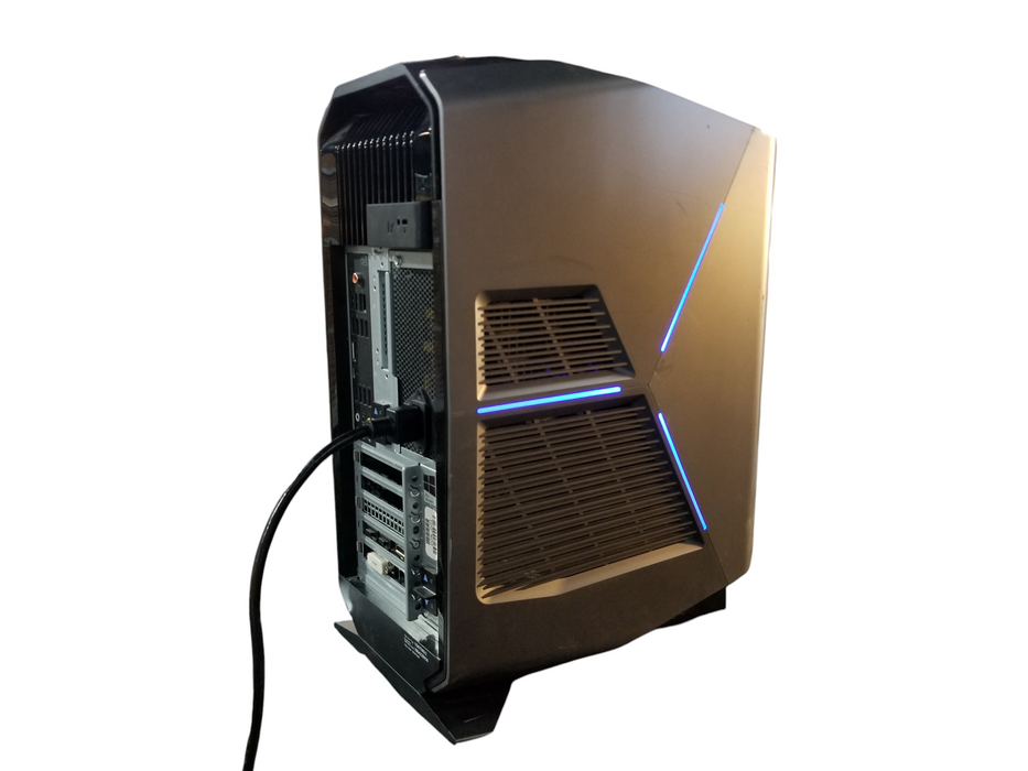 Alienware Aurora R5 Core i7-6700 @3.40Ghz 16GB DDR4 GTX 1060 120GB SSD