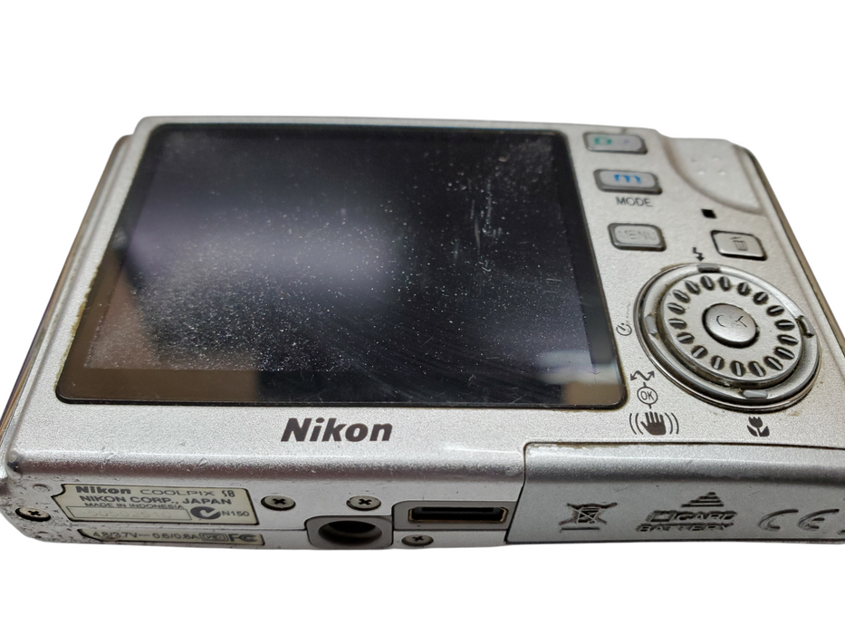 Nikon COOLPIX S8 | 7.1MP Compact Digital Camera | *READ* Q