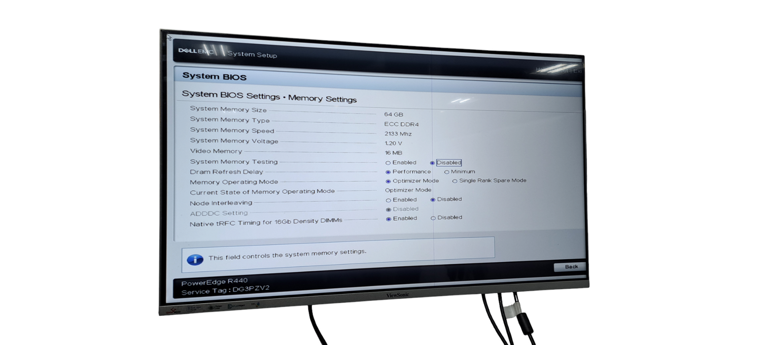 Dell PE R440 1U 8 x2.5" |2x  Xeon Bronze 3104 CPU| 64GB DDR4|H330|2x550W