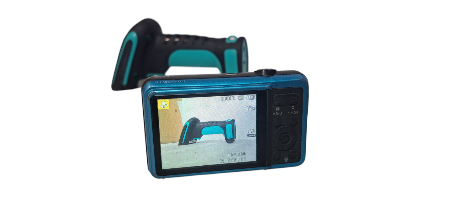 Samsung ES73 12.2MP Digital Camera With Battery