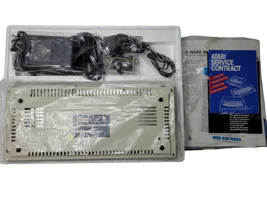 Atari 600XL Vintage Home Computer in box _