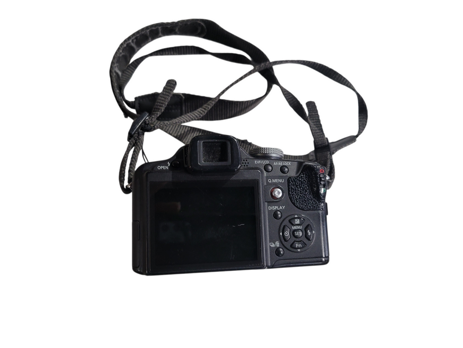 Panasonic LUMIX DMC-FZ28 10.1MP Digital Camera | READ!!!