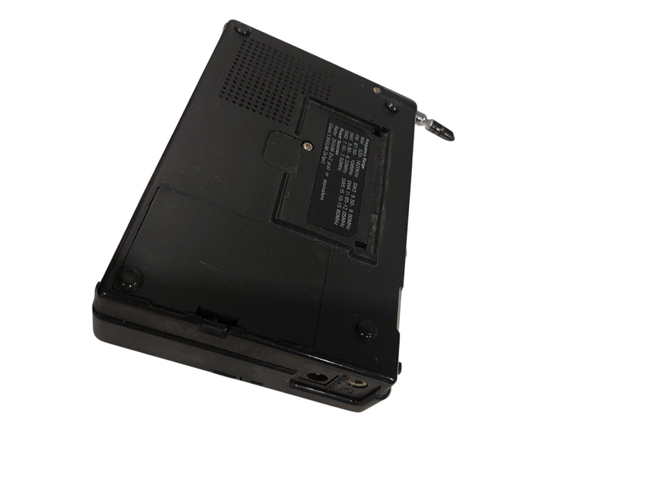 Grundig Traveller 2  7-Band Travel Radio  =