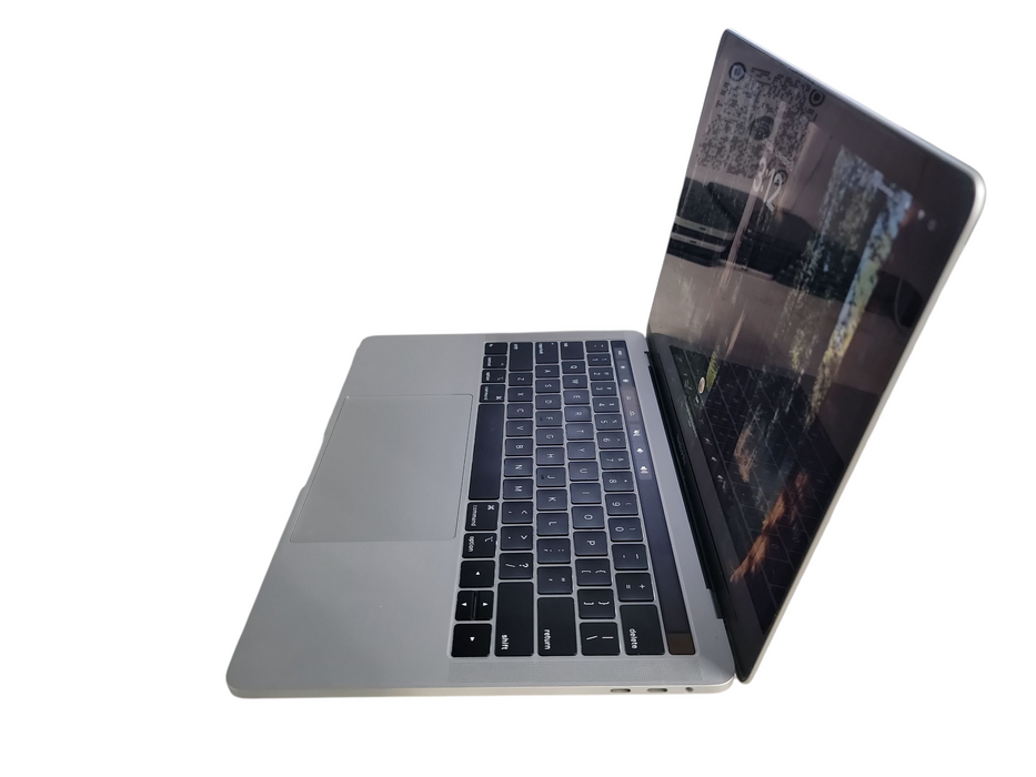 Apple Macbook Pro 2018 13" 4-Core i5-8259U @ 2.3GHz 8GB DDR3 250GB SSD READ