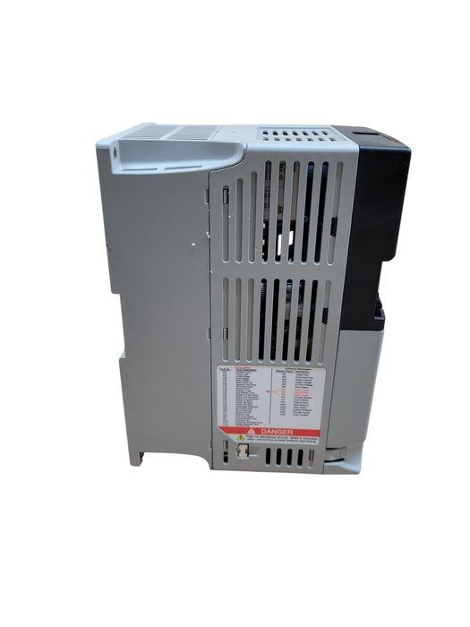 ALLEN BRADLEY 22D-B5P0N104 POWER FLEX 40P FREQUENCY INVERTER READ !