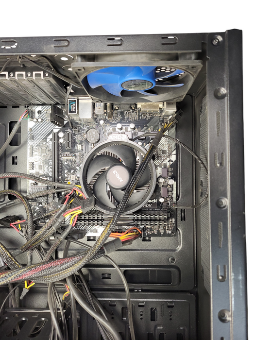 Custom PC AMD ASROCK B450M-HDV Motherboard RYZEN 3 2200G 16GB DDR4 450W PSU Q$