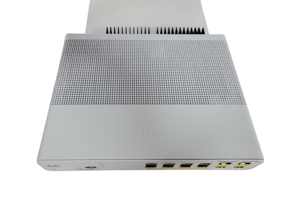 Cisco WS-C2960C-8PC-L | 8-Port 10/100 PoE Silent Switch | Factory Reset  !