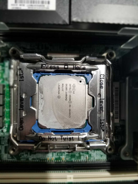 HP ProLiant BL460c Gen9 BladeServer|x2 Xeon E5-2640v3|8GB RAM|NoHDD NO RAID