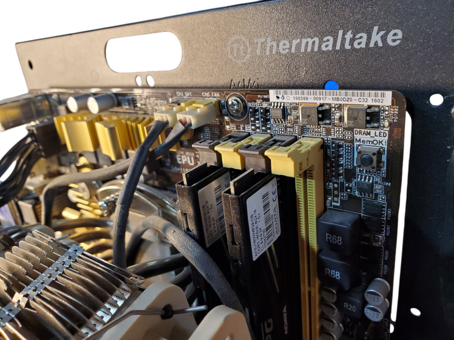 Thermaltake Core P3 TG ATX Tower Workstation/ PC/ Computer