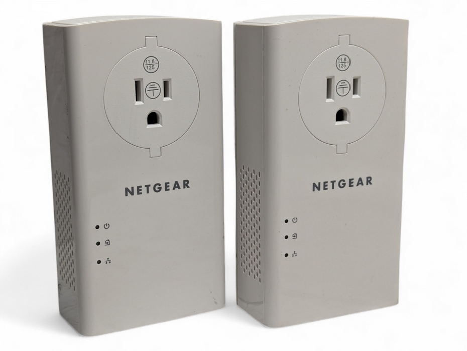 NETGEAR  Powerline 2000 + Extra Outlet -