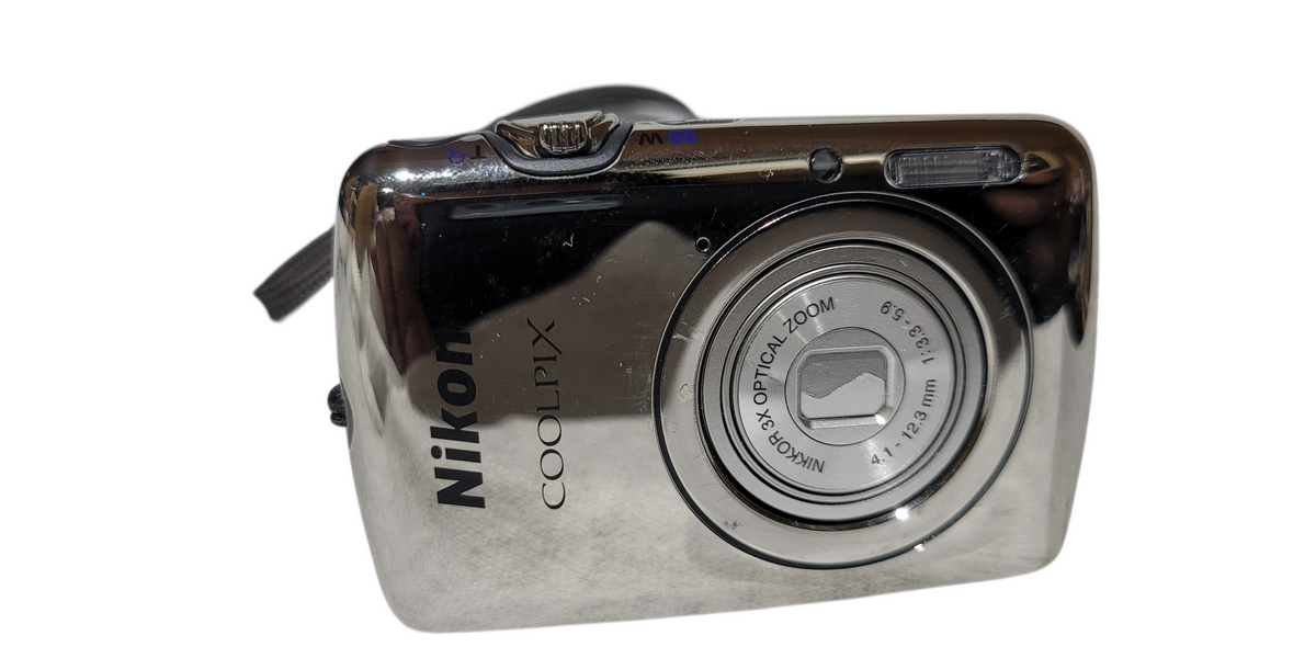 Nikon COOLPIX S01 Vintage 10.1MP Digital Camera SILVER — retail.era