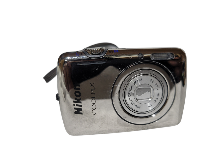 Nikon COOLPIX S01 Vintage 10.1MP Digital Camera SILVER